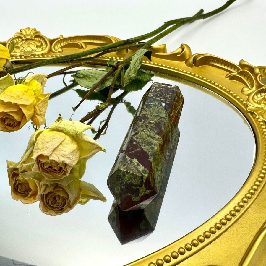 Dragon's bloodstone - Touch Vintage