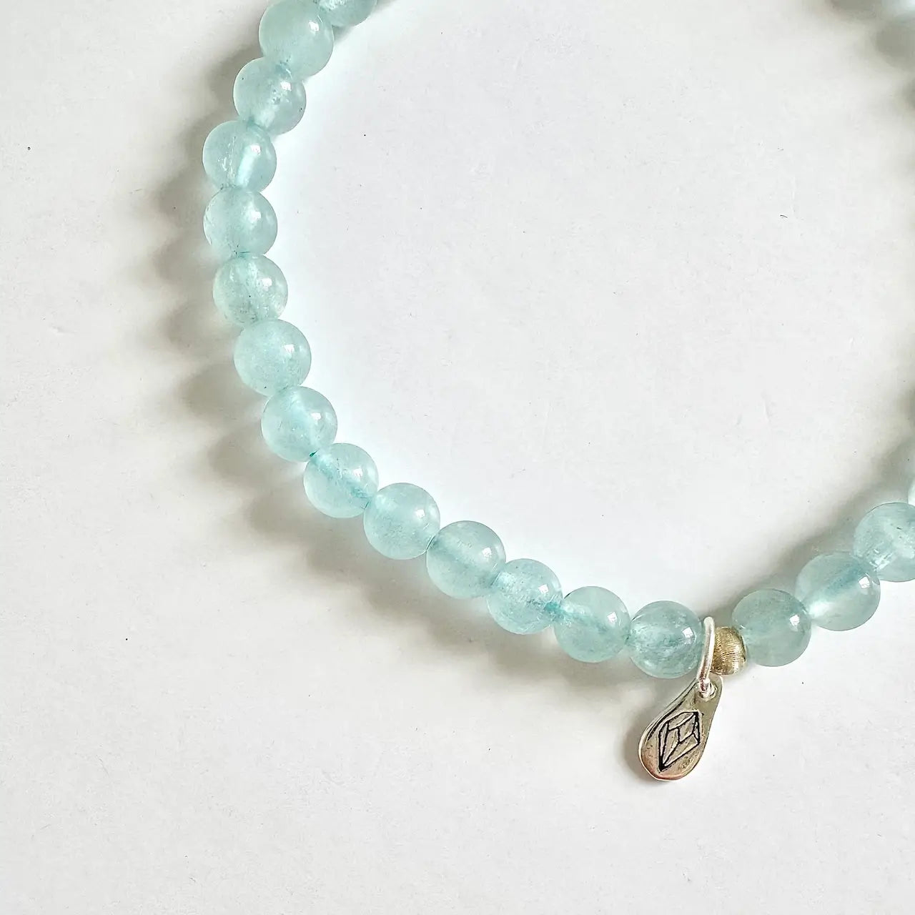 Aquamarine Stone Bracelet - Close-up|Touch Vintage