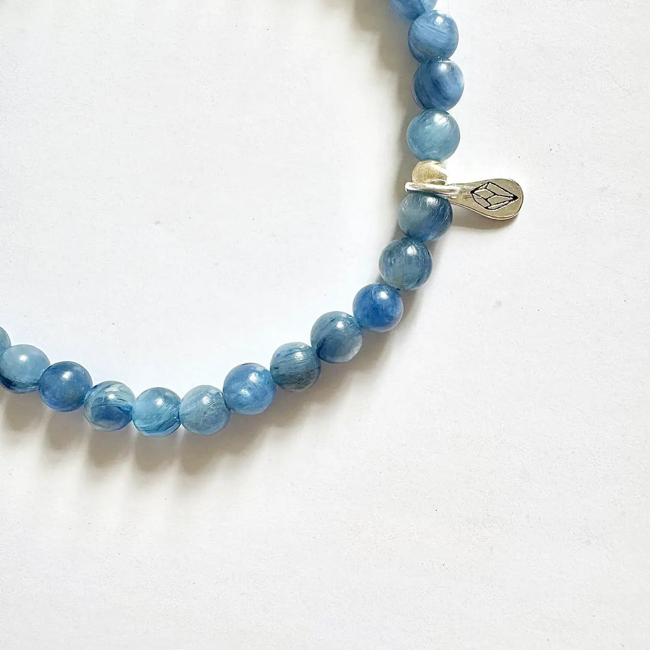 Blue Kyanite Bracelet - Close-up|Touch Vintage