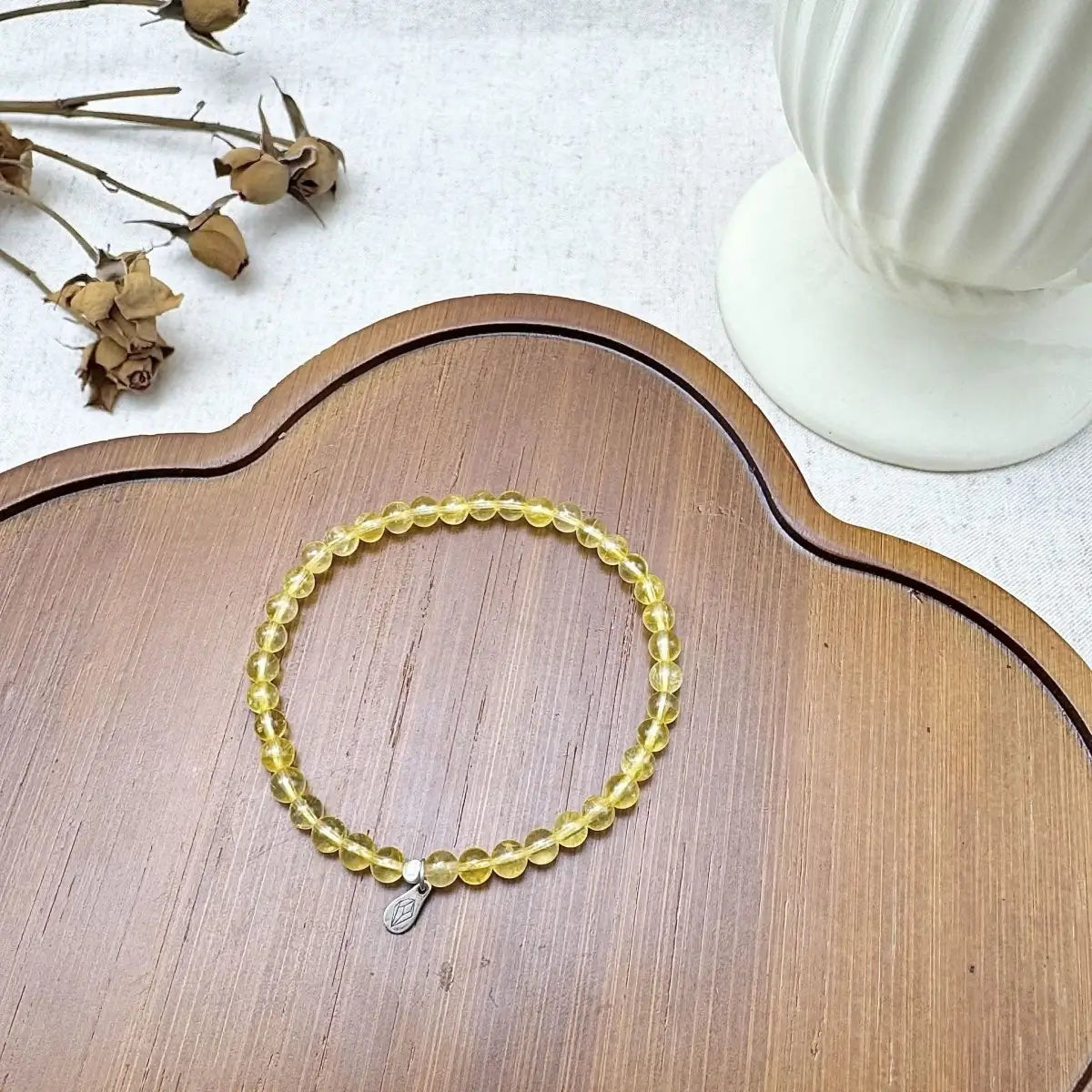 Citrine Stone Bracelet - Close-upď˝Touch Vintage
