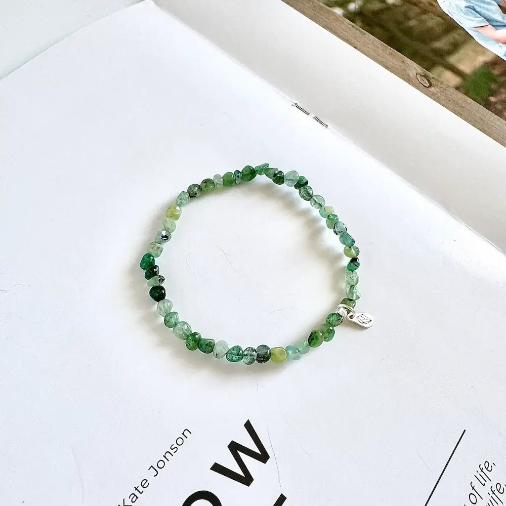 Emerald Stone Bracelet - Side View|Touch Vintage