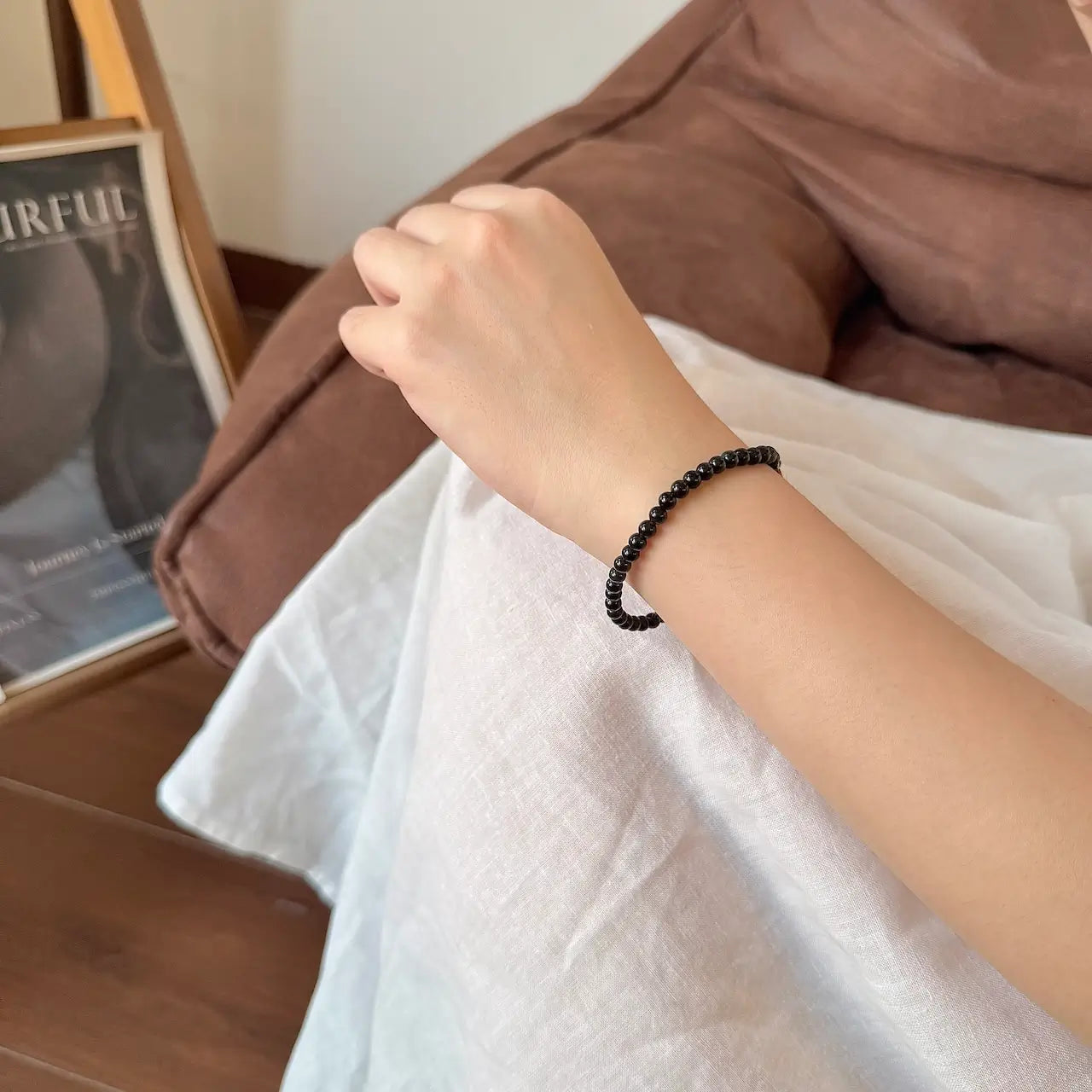 Obsidian Bracelet - Worn On Wrist|Touch Vintage