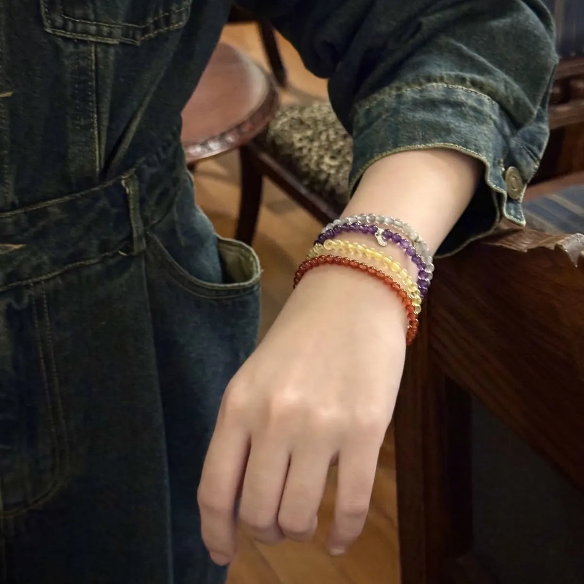 sagittarius bracelet set with carnelian,citrine,labradorite,amethyst on the hand