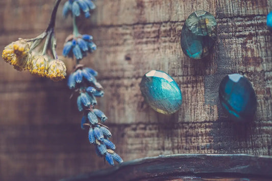 Best Zodiac Signs for Labradorite｜Touch Vintage