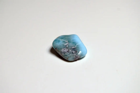Larimar Crystal : Meaning, Healing Properties & More｜Touch Vintage