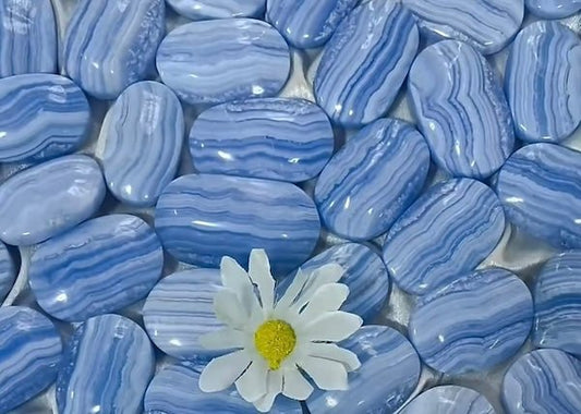 Blue Lace Agate : Meaning, Healing Properties & More