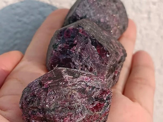 Garnet Crystal: Meaning, Healing Properties & More
