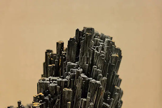 Guide to using Black Tourmaline for protection and spiritual grounding