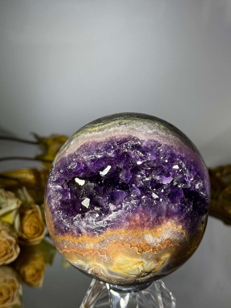 Amethyst Cave Crystal - Touch Vintage 