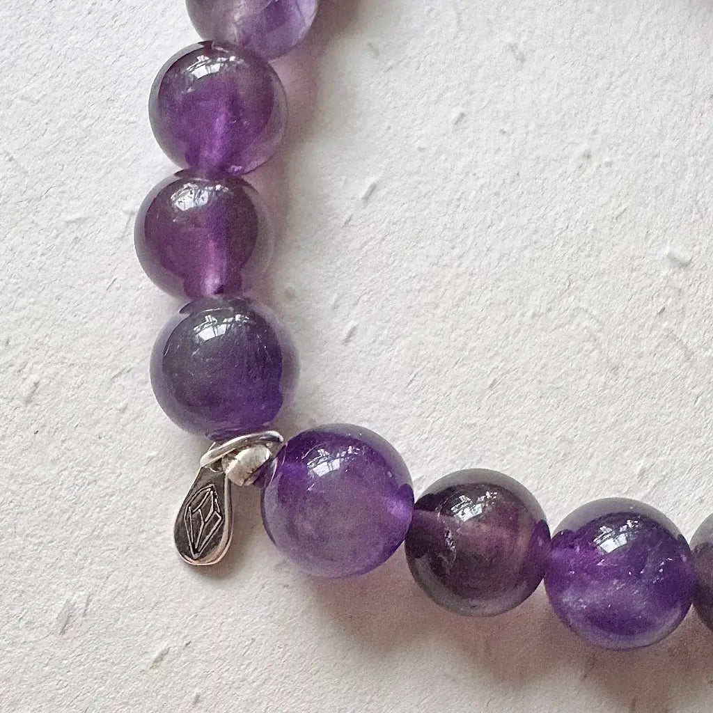 Amethyst Crystal Bracelet 8mm - Detail | Touch Vintage