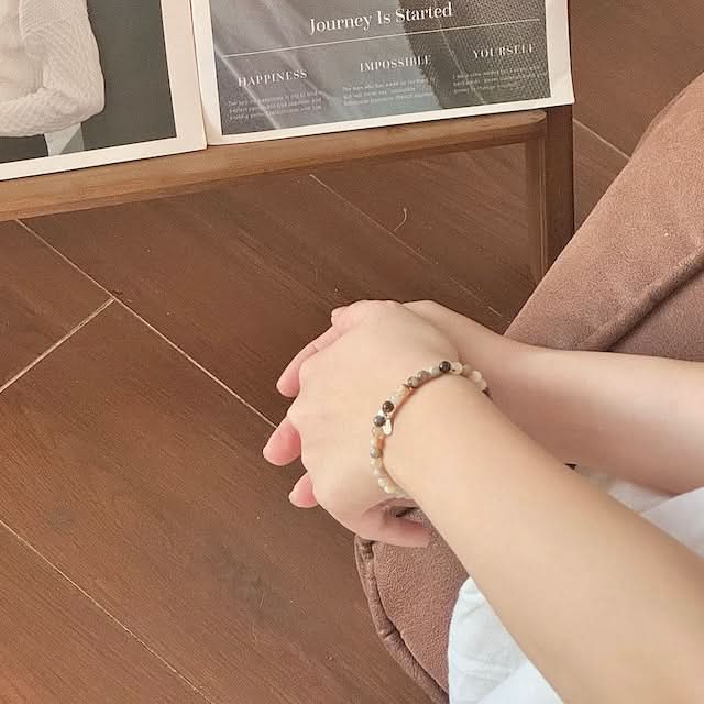 Bamboo Leaf Agate Bracelet 4mm on the hand