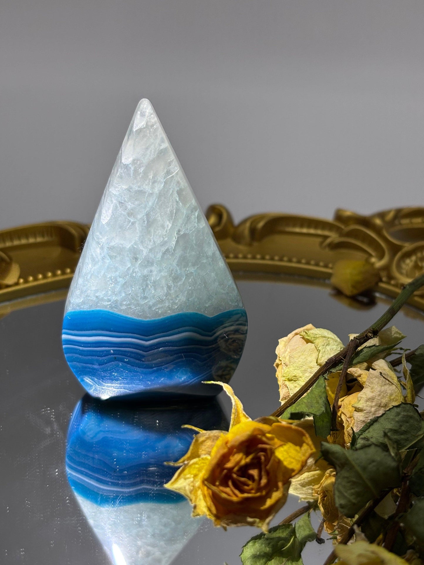 Blue Agate Crystal Symbiosis - Touch Vintage 
