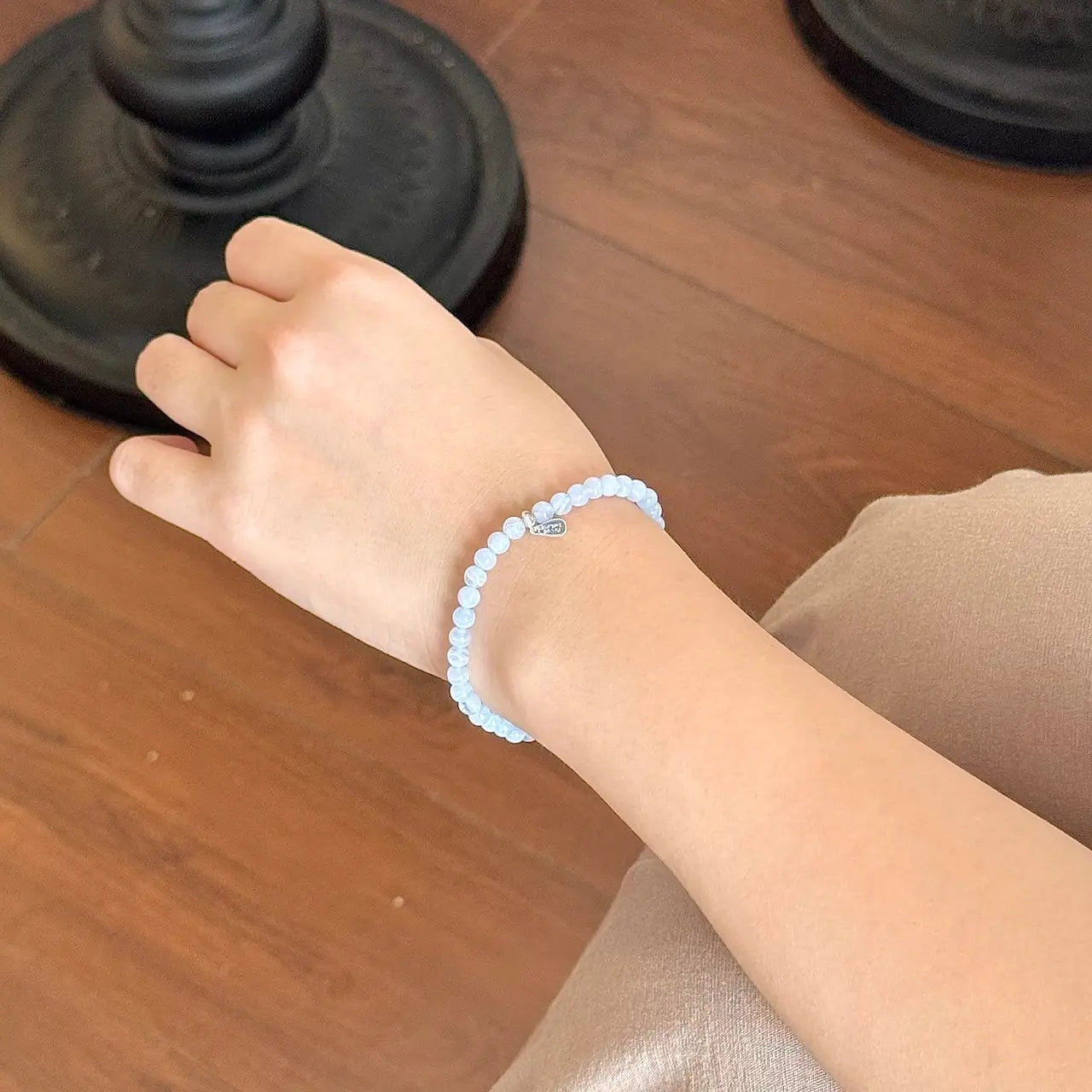 Blue Lace Agate Bracelet - Worn On Wrist｜Touch Vintage
