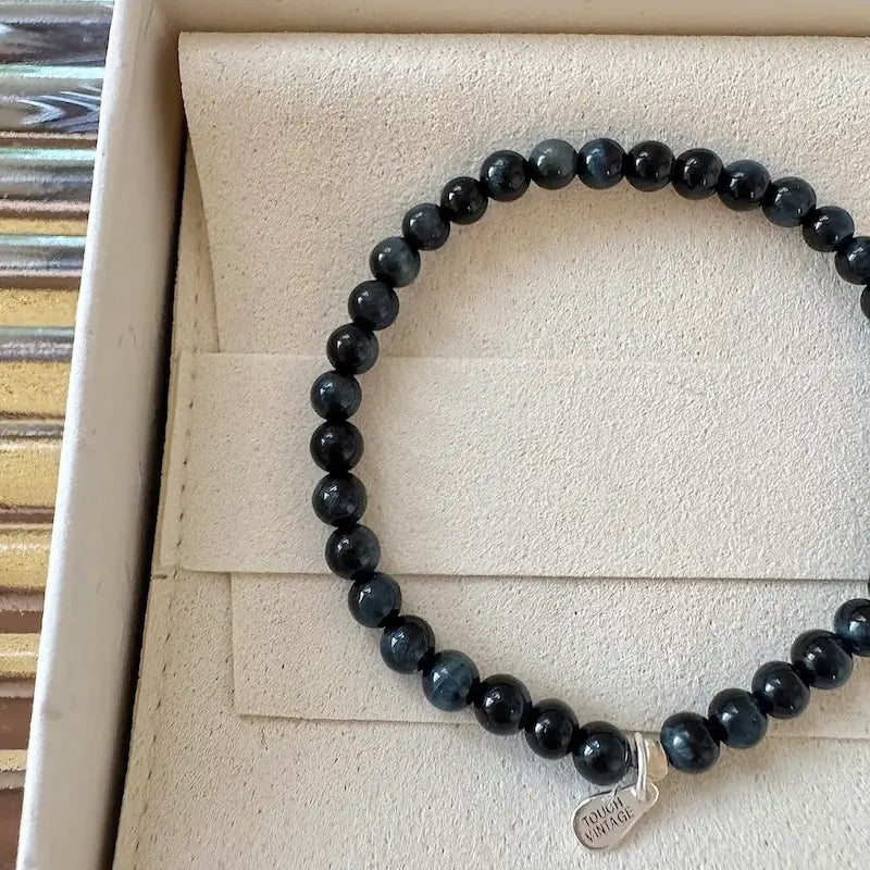 Blue Tiger Eye Bracelet - Close-up｜Touch Vintage