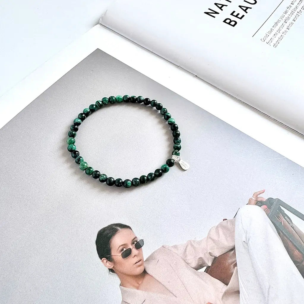Emerald Bracelet - Side View｜Touch Vintage