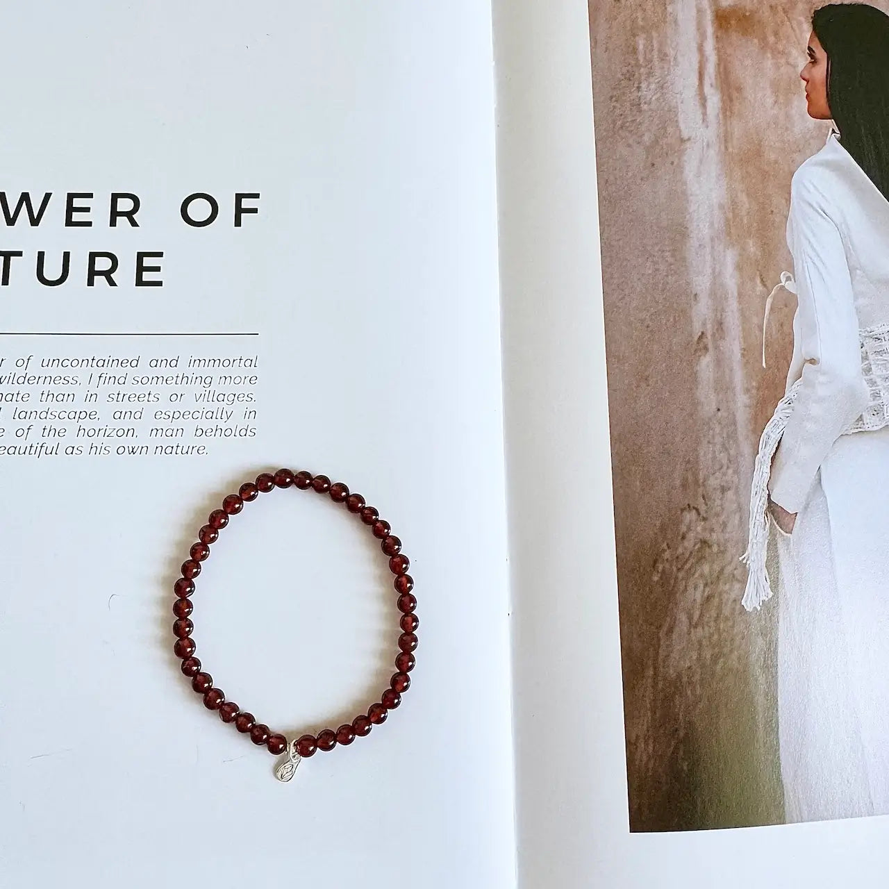 Garnet Bracelet - Front View｜Touch Vintage