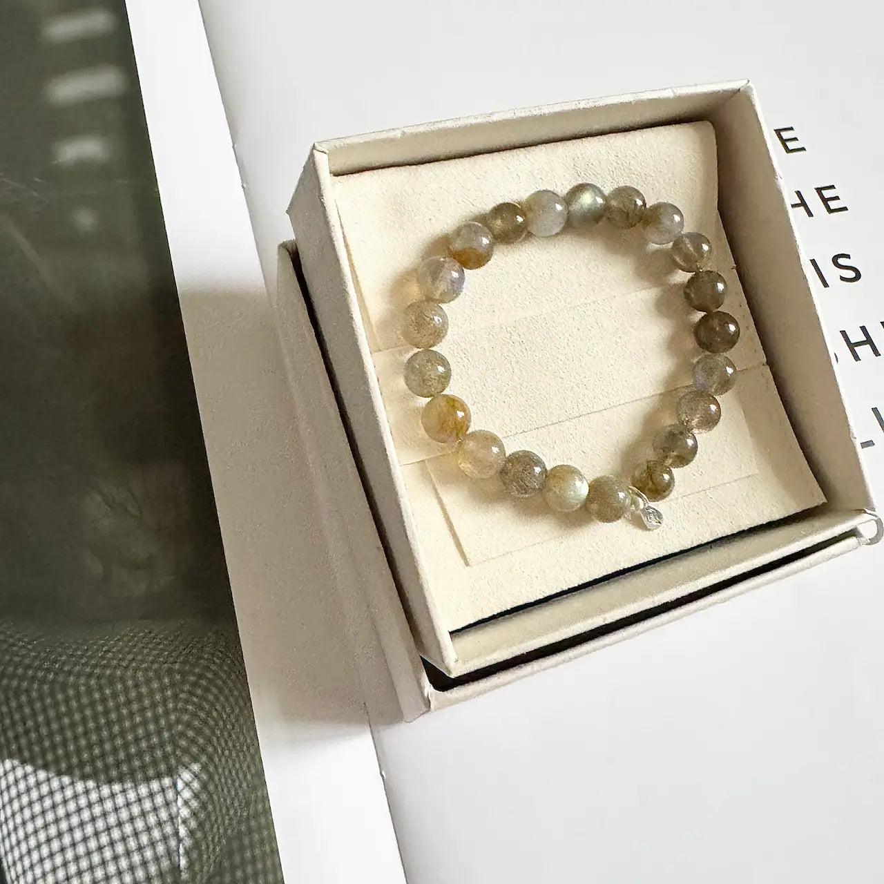 Labradorite Bracelet 8mm - Gift Packaging｜Touch Vintage