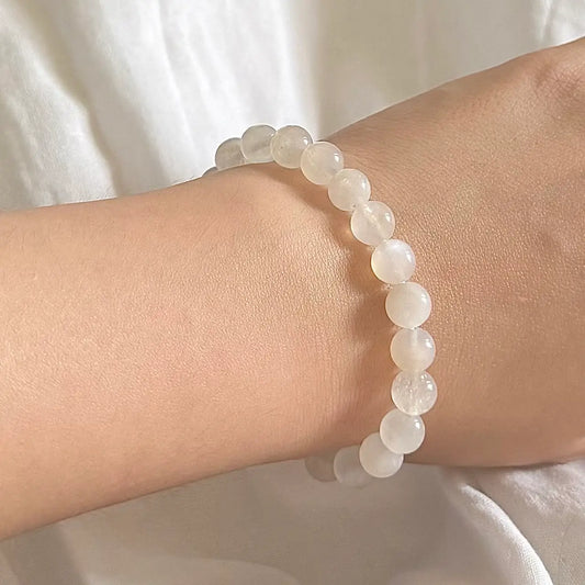Moonstone Bracelet 8mm - Worn On Wrist｜Touch Vintage