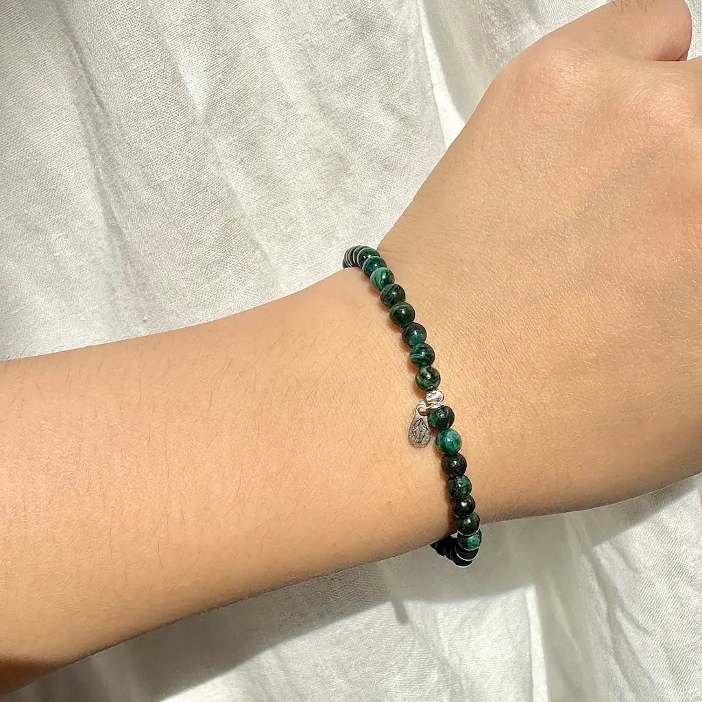 Natural Emerald Bracelet - Worn On Wrist｜Touch Vintage