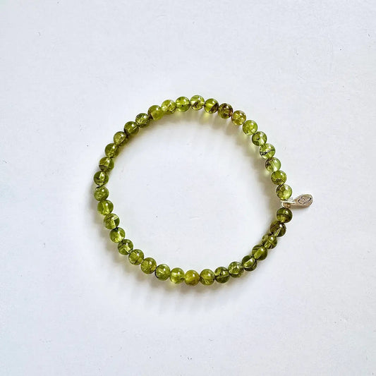 Peridot Bracelet - Front View｜Touch Vintage