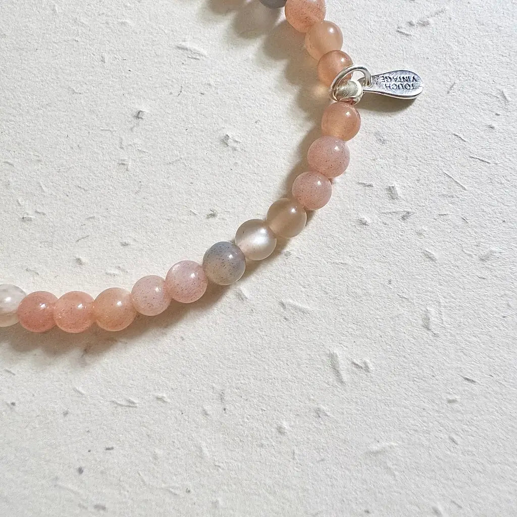 Rainbow Moonstone Crystal Bracelet - Close-up｜Touch Vintage
