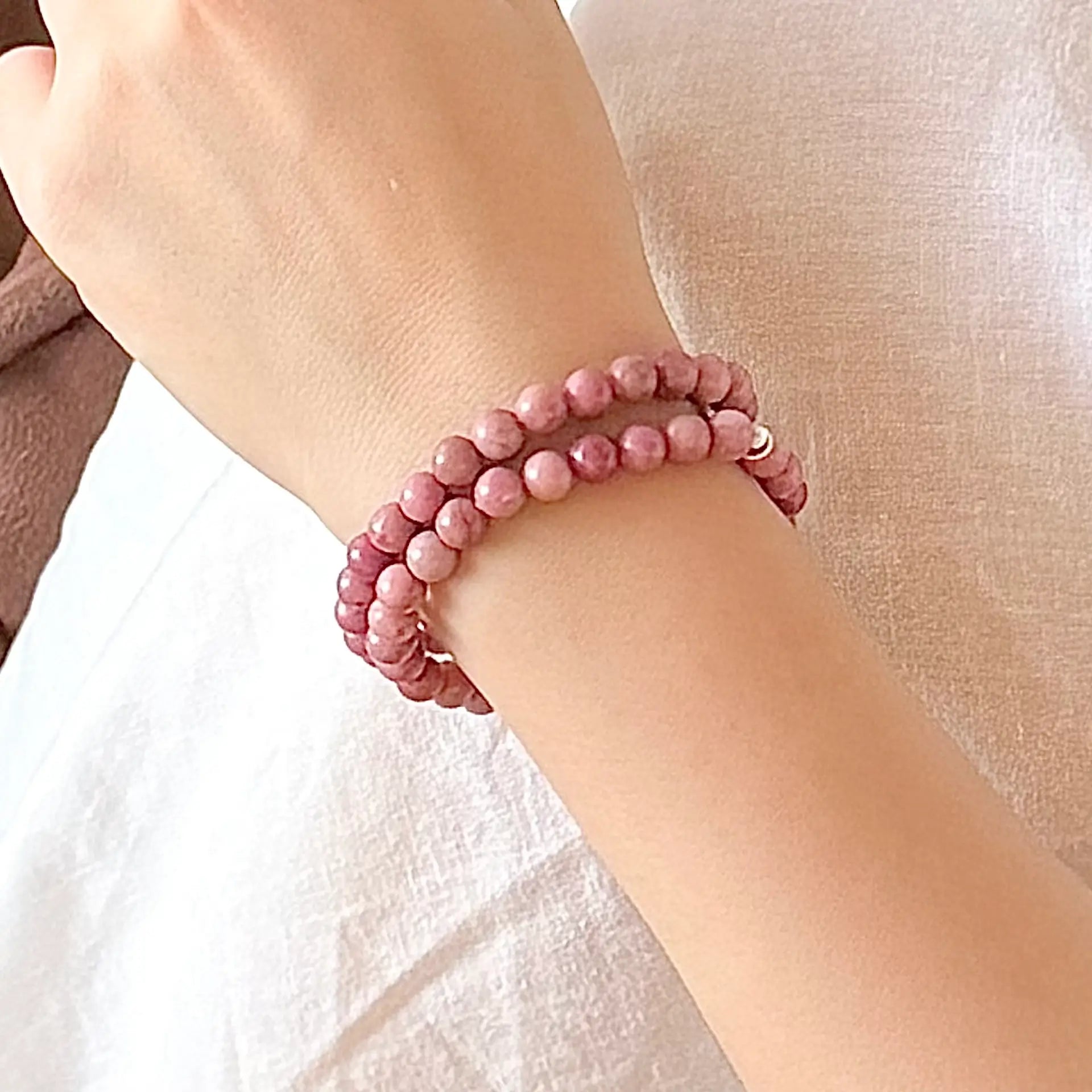 Rhodonite Bracelet 6mm - Closeup|Touch Vintage