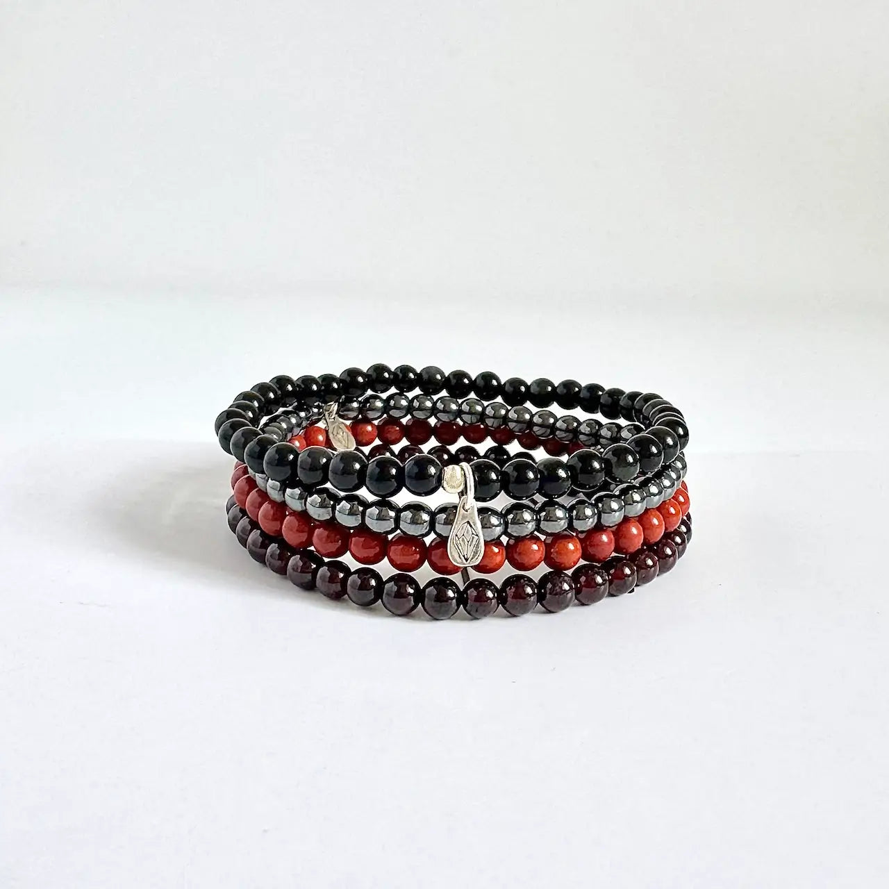 Root Chakra Bracelet - Front View｜Touch Vintage