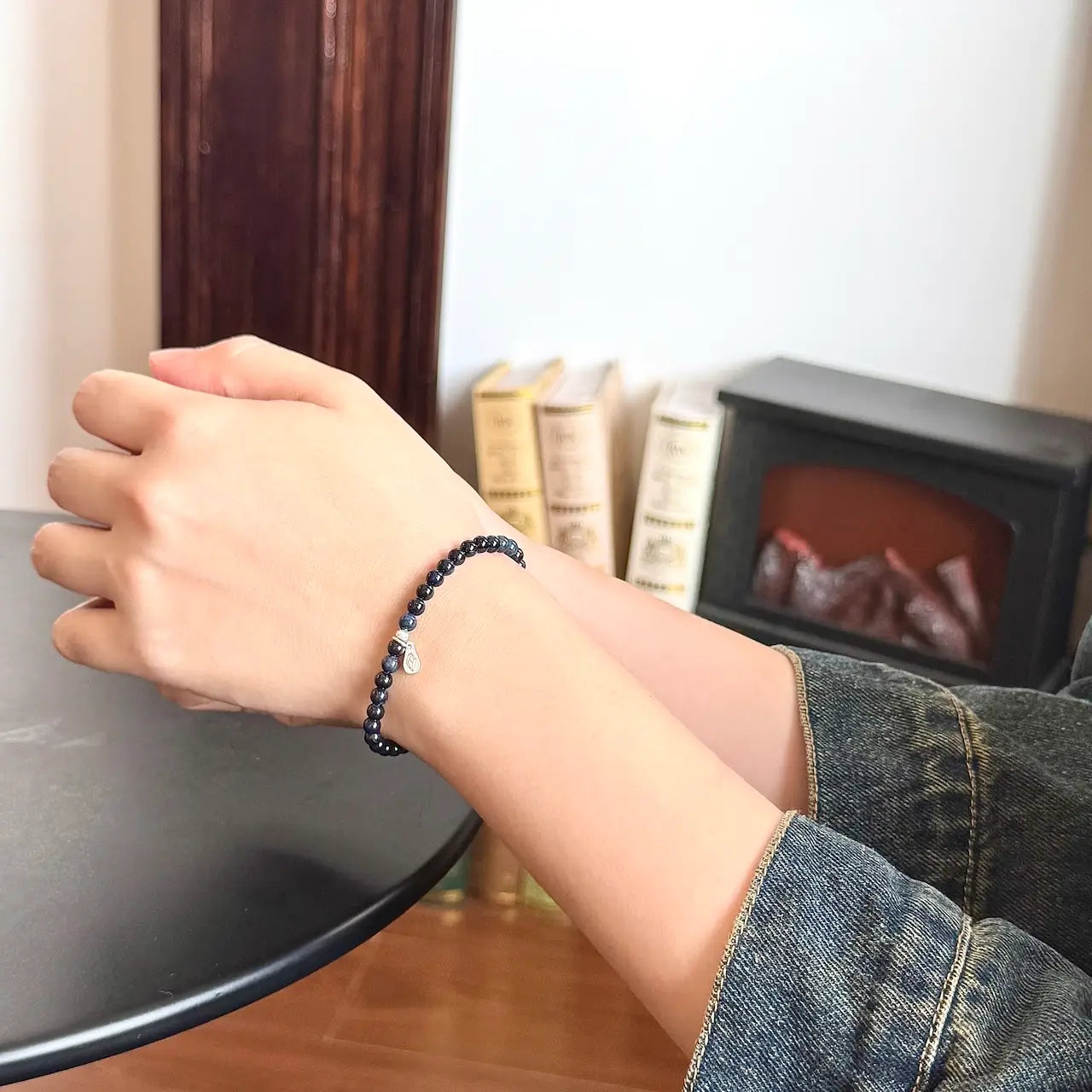 Sapphire Bracelet - Worn On Wrist｜Touch Vintage
