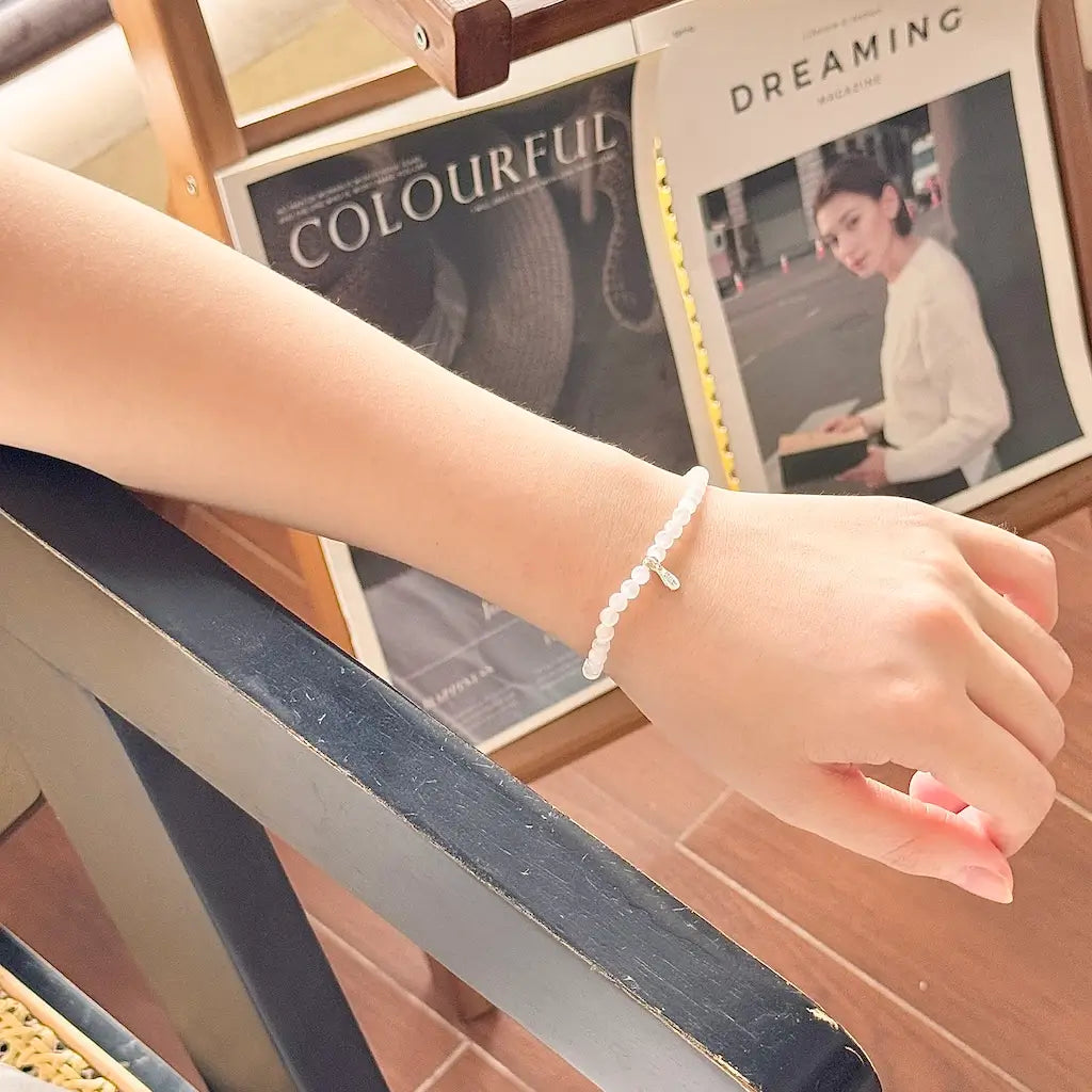 Selenite Crystal Bracelet - Worn On Wrist｜Touch Vintage