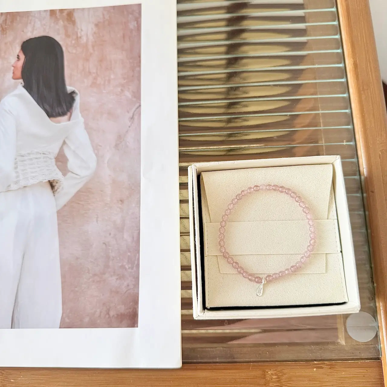 Strawberry Crystal Bracelet - Gift Packaging｜Touch Vintage