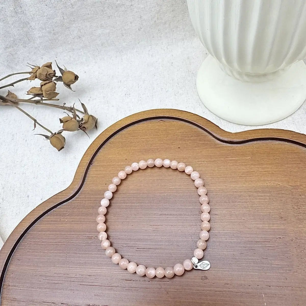 Sunstone Crystal Bracelet - Close-up｜TouchVintage