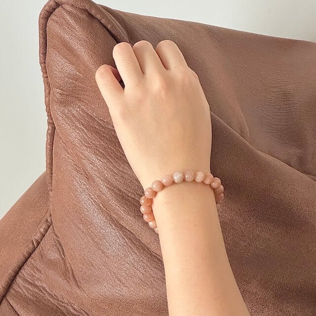 Sunstone Crystal Bracelet - Worn On Wrist｜Touch Vintage