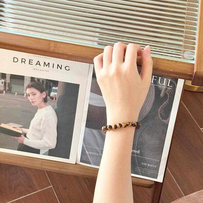 Tiger Eye Bracelet 8mm Worn On Wrist｜Touch Vintage