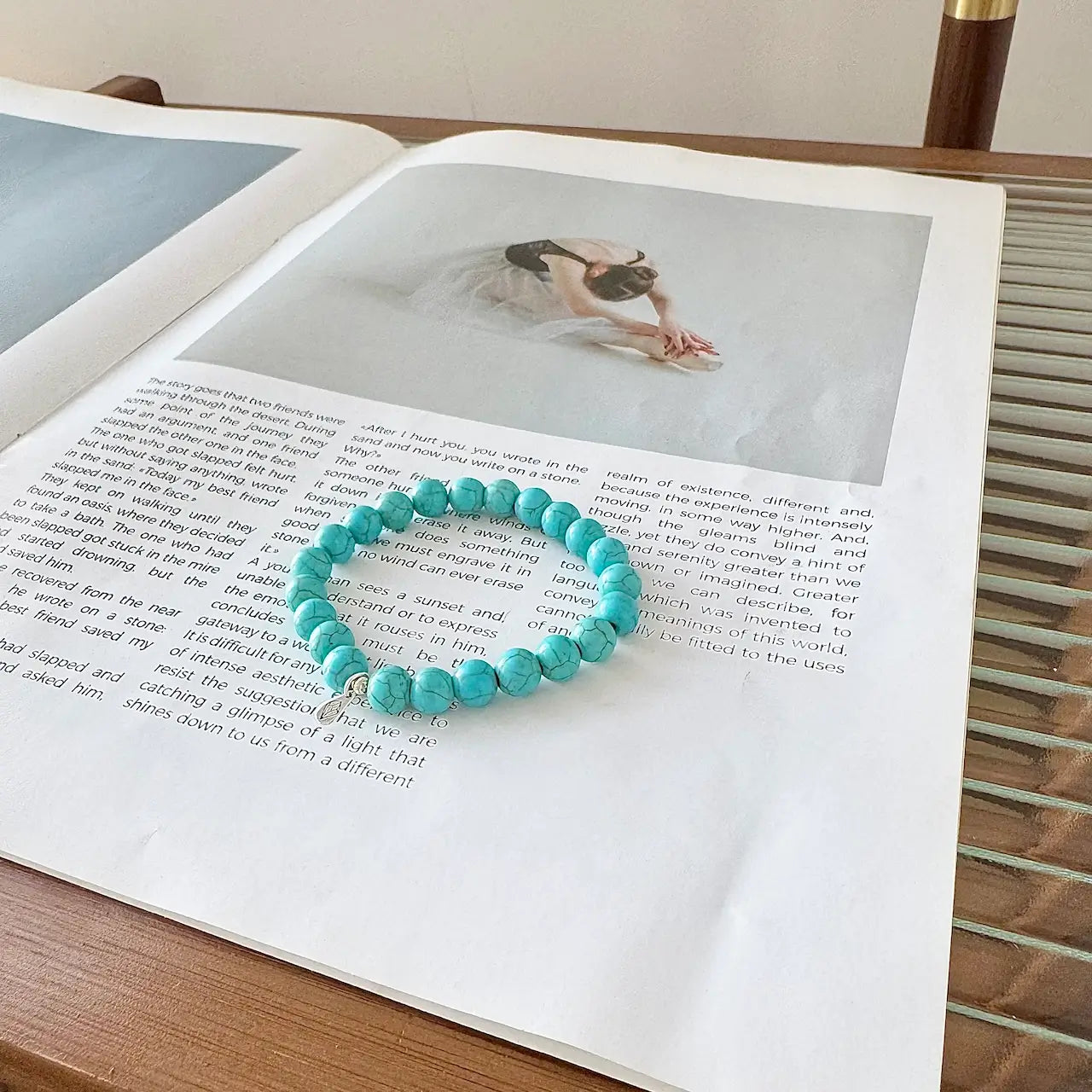 Turquoise Bead Bracelet - Side View｜Touch Vintage
