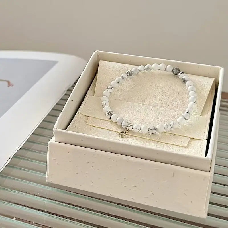White Howlite Bracelet - Gift Packaging |
Touch Vintage
