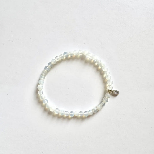 White Opal Bracelet - Front View｜Touch Vintage
