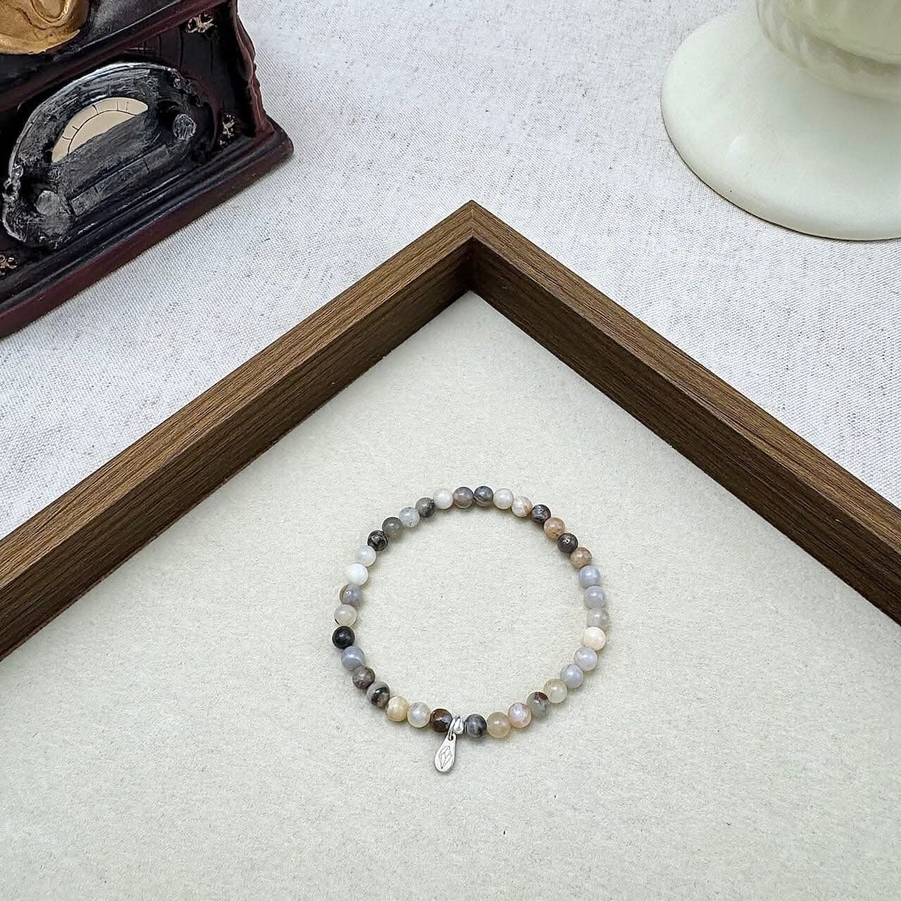 bamboo_leaf_agate_bracelet 4mm